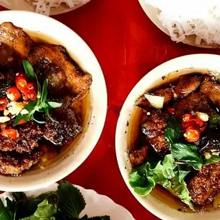 Hình ảnh 4 bún chả lẫn kèm 2 coca