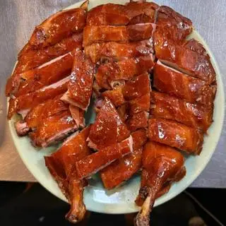 Hình ảnh Vịt quay tỳ bà da giòn - nửa con
