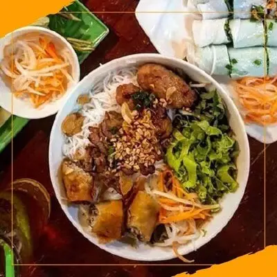 Hình ảnh Bún thịt nướng chả giò
