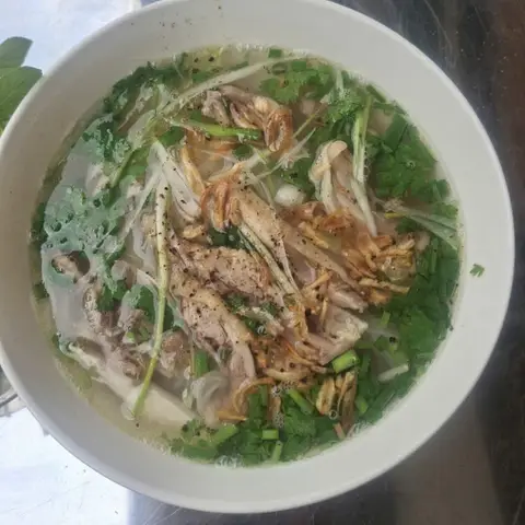 Hình ảnh Cơm, Phở & Hủ Tiếu Gà Ta - Đường 320 Bông Sao