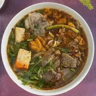 Hình ảnh Bún bò đặc biệt đầy đủ - không giò