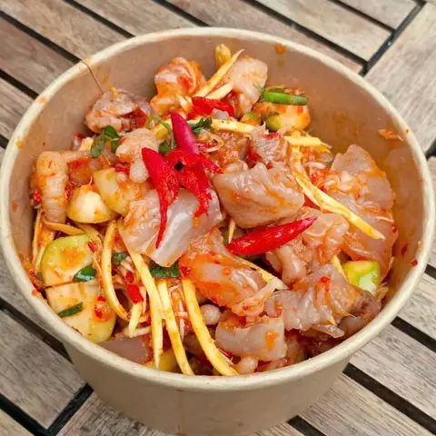 Hình ảnh Chân Gà Sốt Thái Thu Thảo - Võ Văn Kiệt