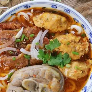 Hình ảnh Bún bò đặc biệt