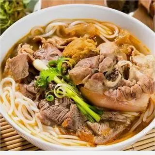 Hình ảnh Bún bò thập cẩm đầy đủ