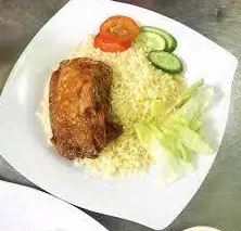 Hình ảnh Cơm má gà xối mỡ