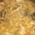 Hình ảnh Súp gà ngô nấm vừa