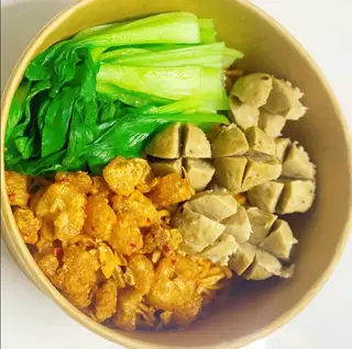 Hình ảnh Mì trộn siêu ngon bò viên tươi