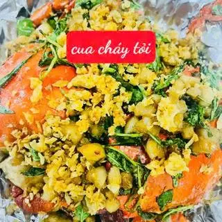 Hình ảnh 2 con cua thịt lớn cháy tỏi 0.8-0.9kg