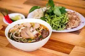 Hình ảnh Bún bò giò chả