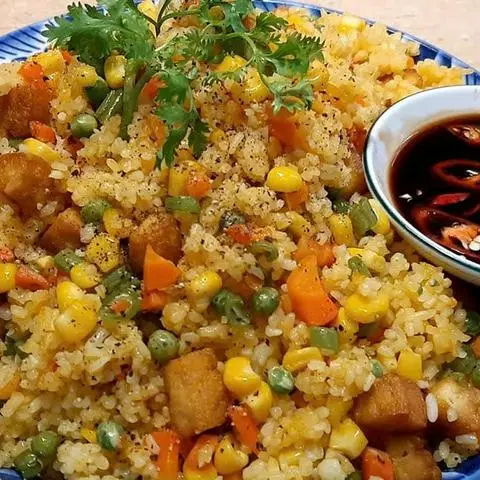 Hình ảnh Cơm Chiên Dương Châu - Chung Thị Minh