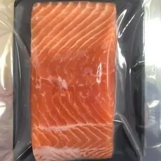 Hình ảnh 300gr sashimi cá hồi để nguyên không cắt