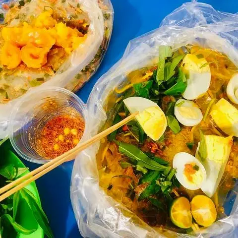 Hình ảnh Duyên Gánh Bánh Tráng Chấm - Hồng Đức