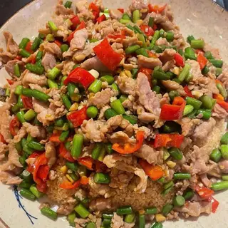 Hình ảnh Cơm cháy thịt bò (锅巴牛肉)