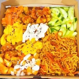 Hình ảnh Box gà 6 vị - mì Indomie