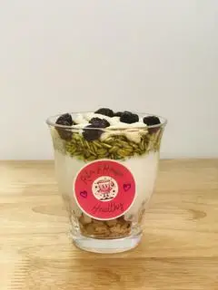 Hình ảnh SỮA CHUA NGŨ CỐC MATCHA 