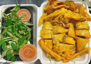 Hình ảnh Gà ủ muối nguyên con chặt sẵn
