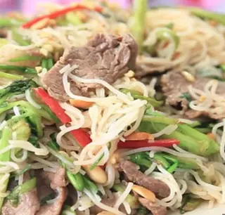 Hình ảnh Bún gạo xào bò