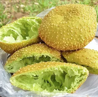 Hình ảnh Bánh tiêu lá dứa