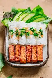 Hình ảnh Bánh hỏi heo quay chả giò