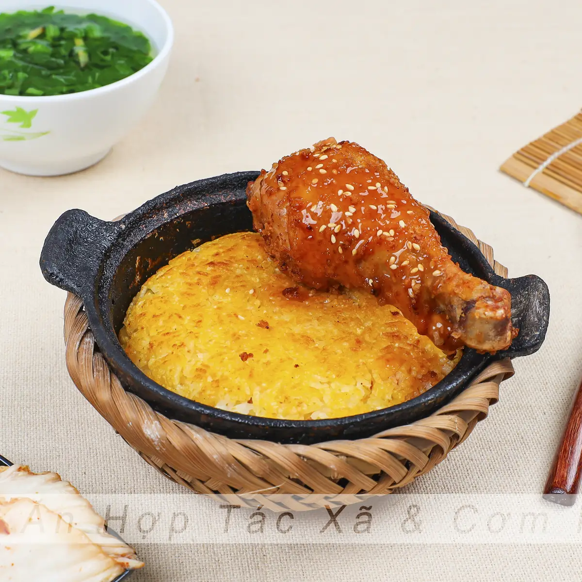 Hình ảnh Cơm Niêu 1 Mặt Đùi Gà Sốt Bbq