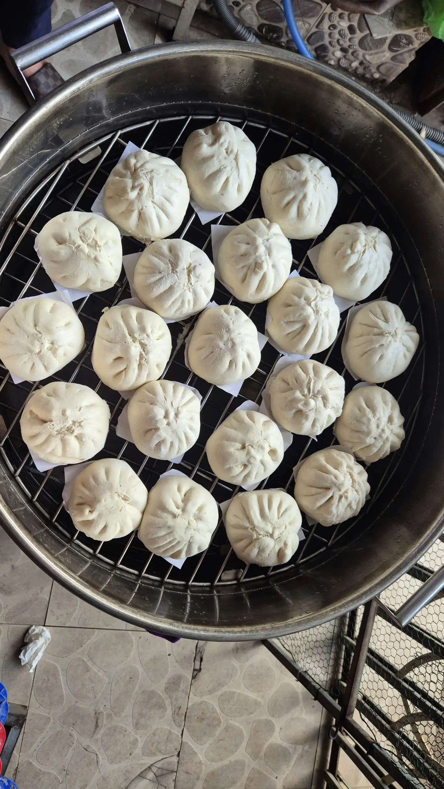 Hình ảnh Bánh bao 2 trứng cút