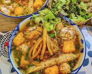 Hình ảnh Bún riêu sụn - trứng - mọc
