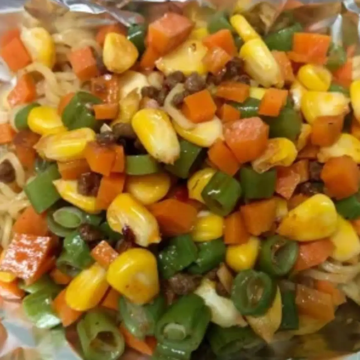Hình ảnh Mì trộn rau củ