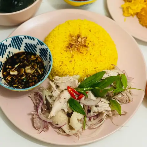 Hình ảnh Cơm Gà Ta Trúc Hương - Gỏi Gà & Miến Gà - Phạm Hùng