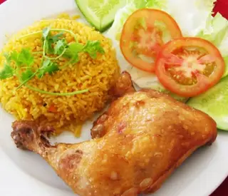 Hình ảnh Cơm Gà Xối Mỡ