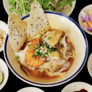 Hình ảnh Mì Quảng gà ta - tôm