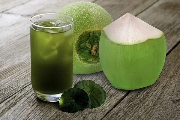 Hình ảnh Rau má nước dừa ly M