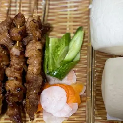 Hình ảnh Bánh Bao & Thịt Xiên Nướng Bờm - Lê Đức Thọ