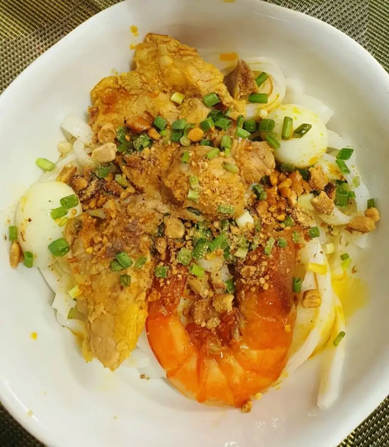 Hình ảnh Mì quảng tôm thịt trứng