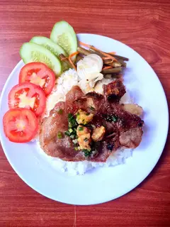 Hình ảnh Cơm tấm sườn nướng than