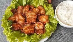Hình ảnh Cơm thịt chiên sả