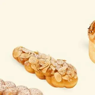 Hình ảnh Donut xoắn hạnh nhân