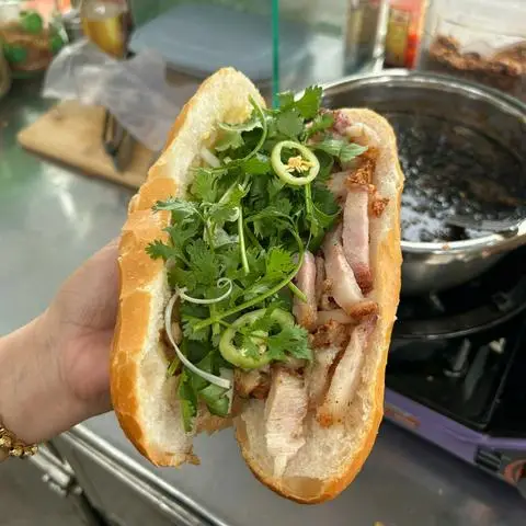 Hình ảnh Bánh Mì - Xôi Heo Quay THY - Đường DN5