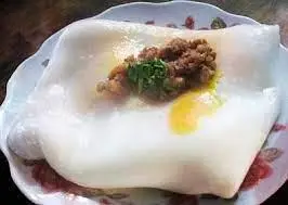 Hình ảnh Bánh cuốn trứng chín