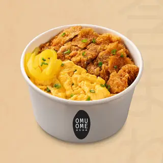 Hình ảnh Cơm trứng phủ heo chiên xù khổng lồ