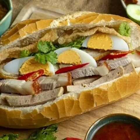 Hình ảnh Tiệm Nhà Táo - Bánh Mì, Bánh Bao & Mì Trộn - Yên Lộ