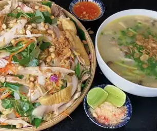 Hình ảnh Gỏi gà kèm cháo 2 ng ăn