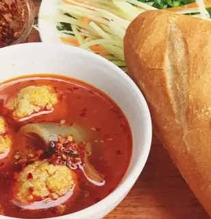 Hình ảnh Bánh mì chấm xíu mại