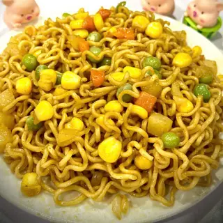 Hình ảnh Mì trộn rau củ