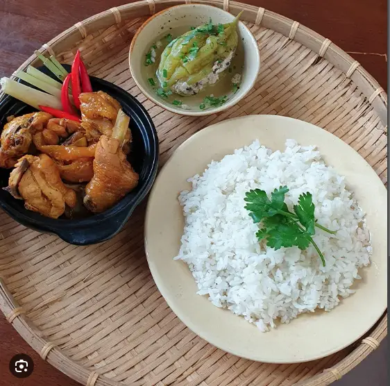 Hình ảnh Cơm gà kho gừng