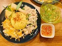 Hình ảnh Cơm gà ta xé phay - lớn