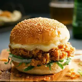 Hình ảnh Burger tôm trứng giòn tan