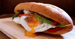 Hình ảnh Bánh mì trứng chiên