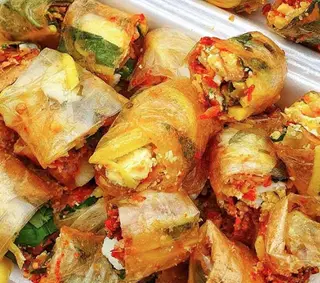 Hình ảnh Bánh tráng cuộn trộn muối bò