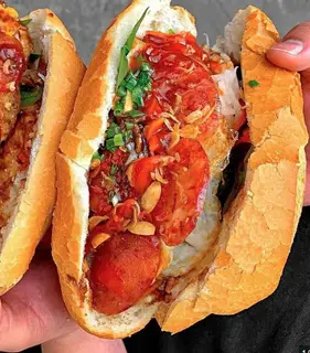 Hình ảnh Bánh mì lạp xường trứng