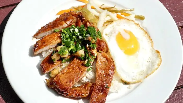 Hình ảnh Cơm tấm sườn trứng